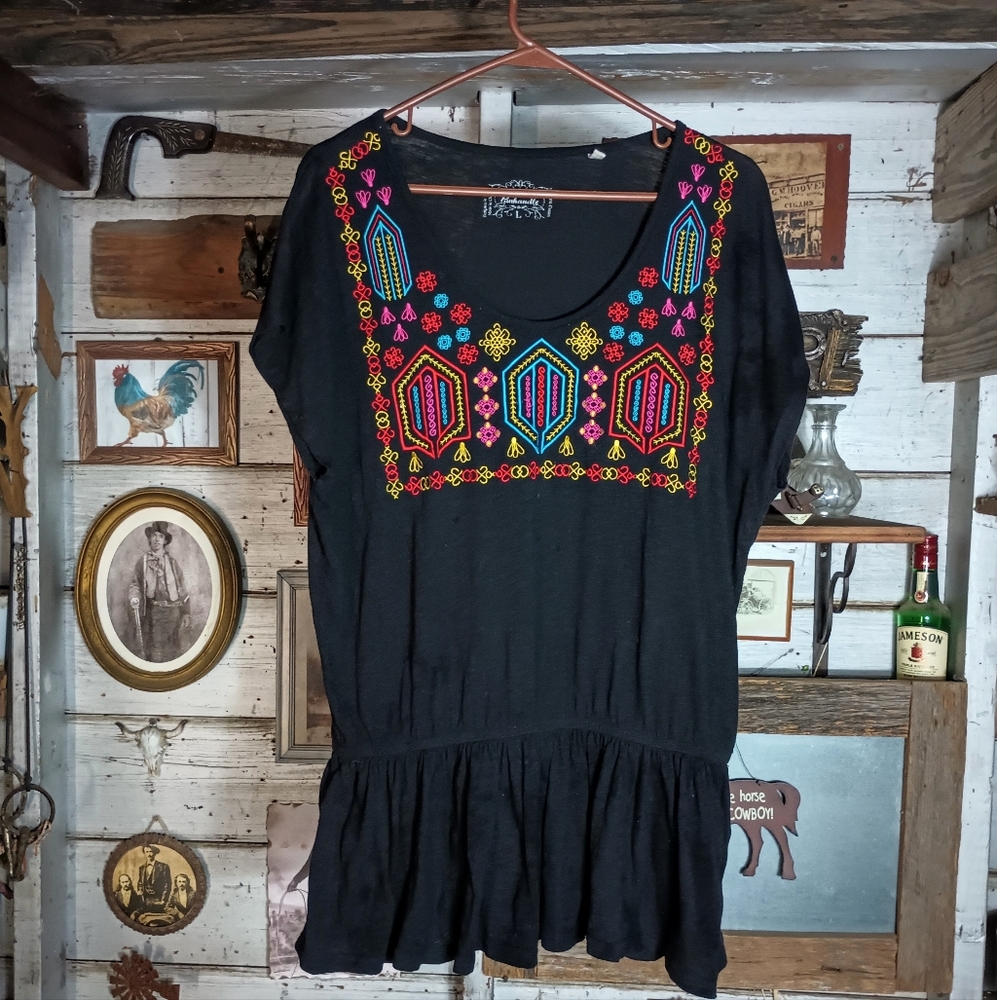 Panhandle slim embroidered top.